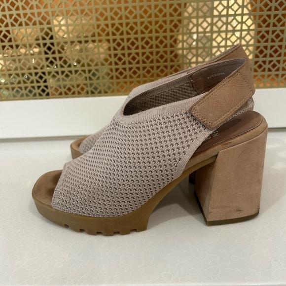 Eileen Fisher Cue Slingback Open-Toe Pumps size 5.5! - Picture 2 of 9